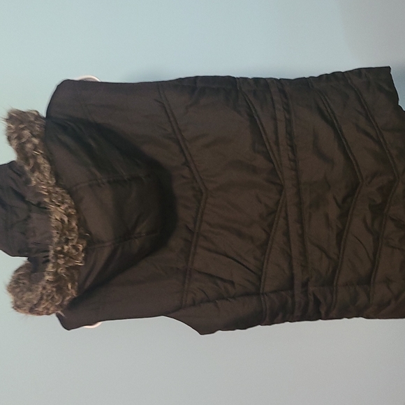 Ladies Vest With Detachable Hood. - Picture 7 of 12